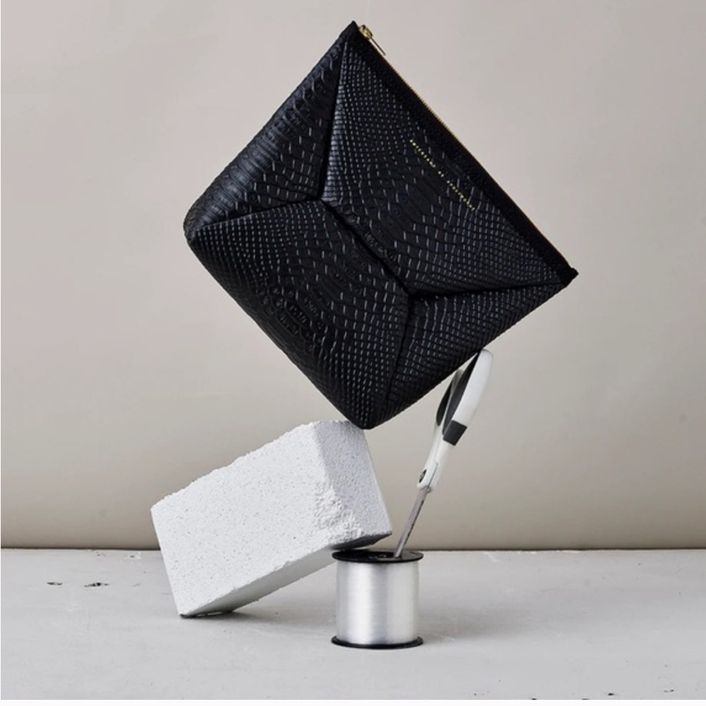 NWT Ampersand as Apostrophe Leather Python Textured Clutch Bag in Black